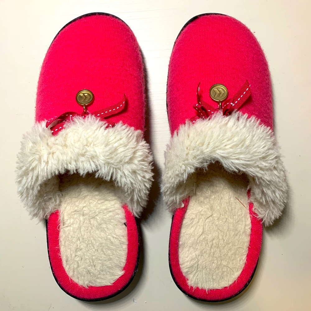 Isotoner Hot Pink Slide-On Slippers, Size US 8.5-9, CONT 39, UK 7
